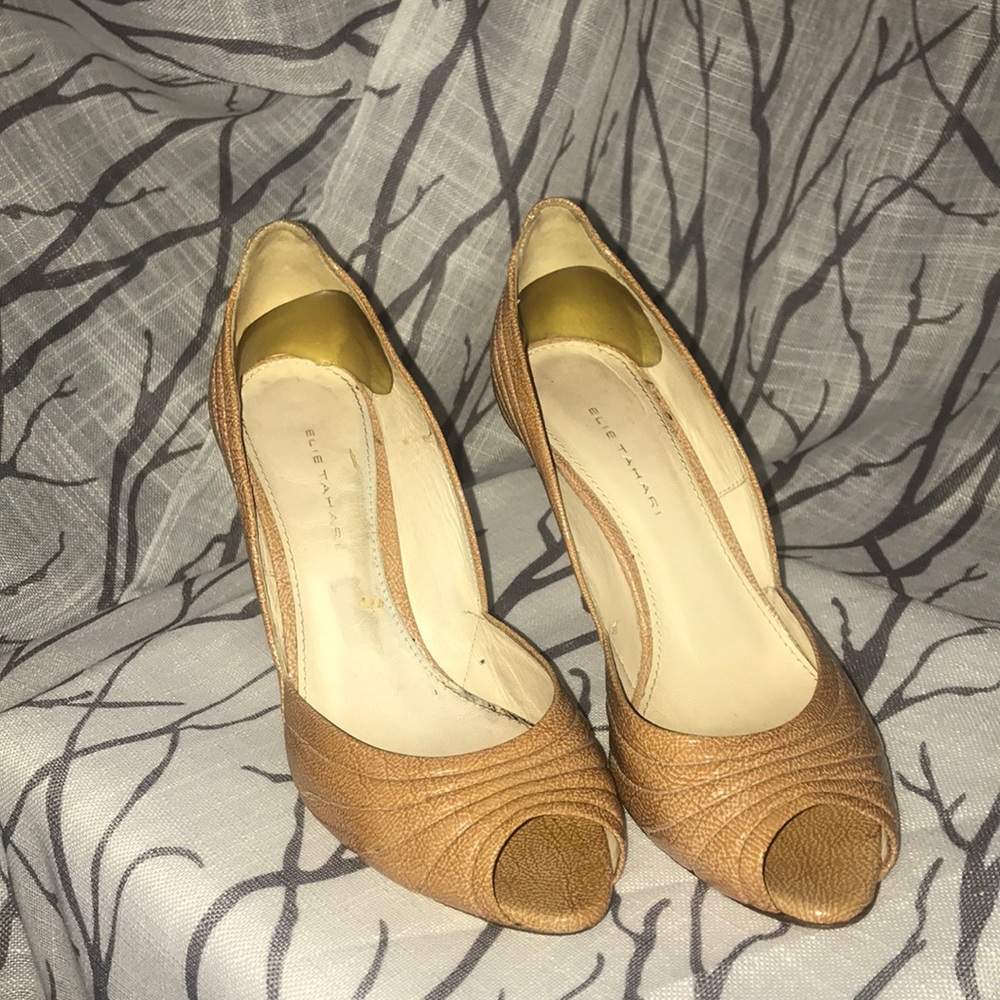 Elie Tahari Classic peep toe